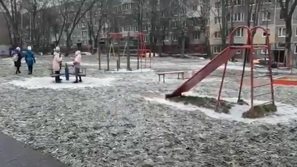 Снег у Віцебску 18 лістапада 2021 года - відэа - Sputnik Беларусь