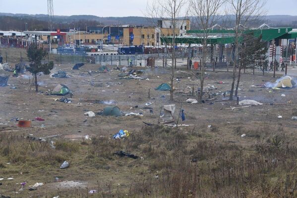 Опустевший лагерь мигрантов на погранпереходе Брузги-Кузница  - Sputnik Беларусь