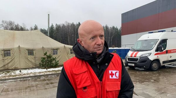 В ТЛЦ, где живут мигранты, прибыли представители Международного движения Красного Креста и Красного Полумесяца - Sputnik Беларусь