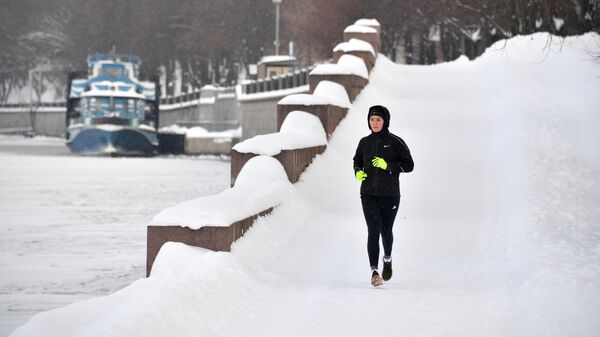 Почему зима - лучшее время, чтобы начать бегать? - Sputnik Беларусь