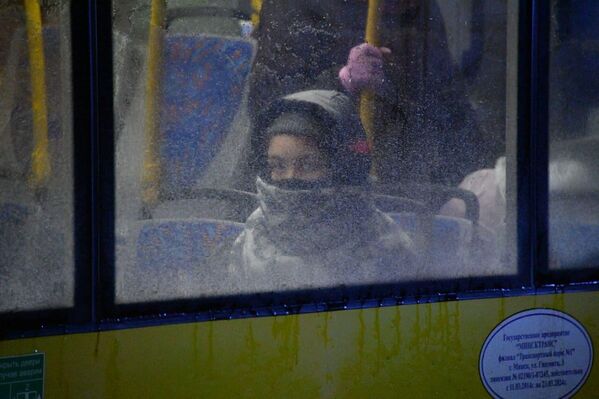 Замерзшее окно автобуса - Sputnik Беларусь