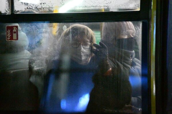 Замерзшее окно автобуса - Sputnik Беларусь