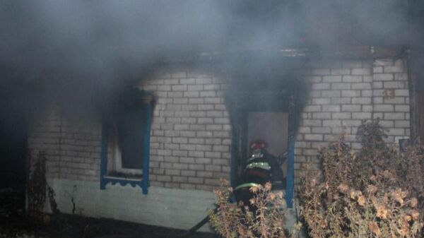 Три человека погибли на пожаре в Бешенковичском районе - Sputnik Беларусь