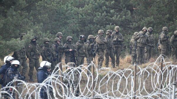 Польские военнослужащие на границе с Беларусью - Sputnik Беларусь