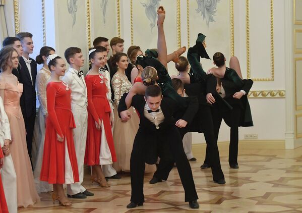 Новогодний бал в Коссовском дворце - Sputnik Беларусь