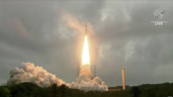 Старт ракеты-носителя Ariane 5 с телескопом Джеймс Уэбб - Sputnik Беларусь