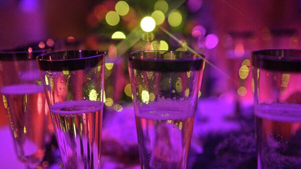 Сколько можно пить? Алкоголь в Новогоднюю ночь - правила выживания - Sputnik Беларусь