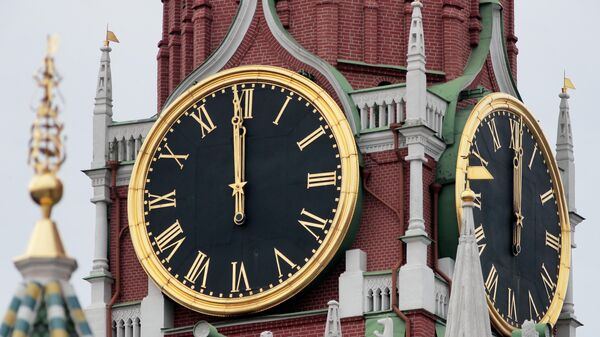 В Москве куранты на Спасской башне московского Кремля временно остановят в связи с плановой заменой колоколов - Sputnik Беларусь