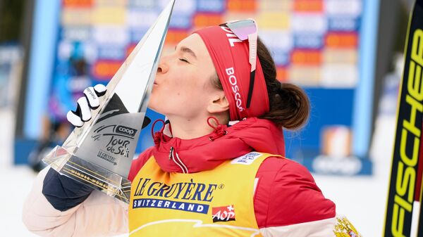 Российская лыжница Наталья Непряева - победитель Тур де Ски - Sputnik Беларусь