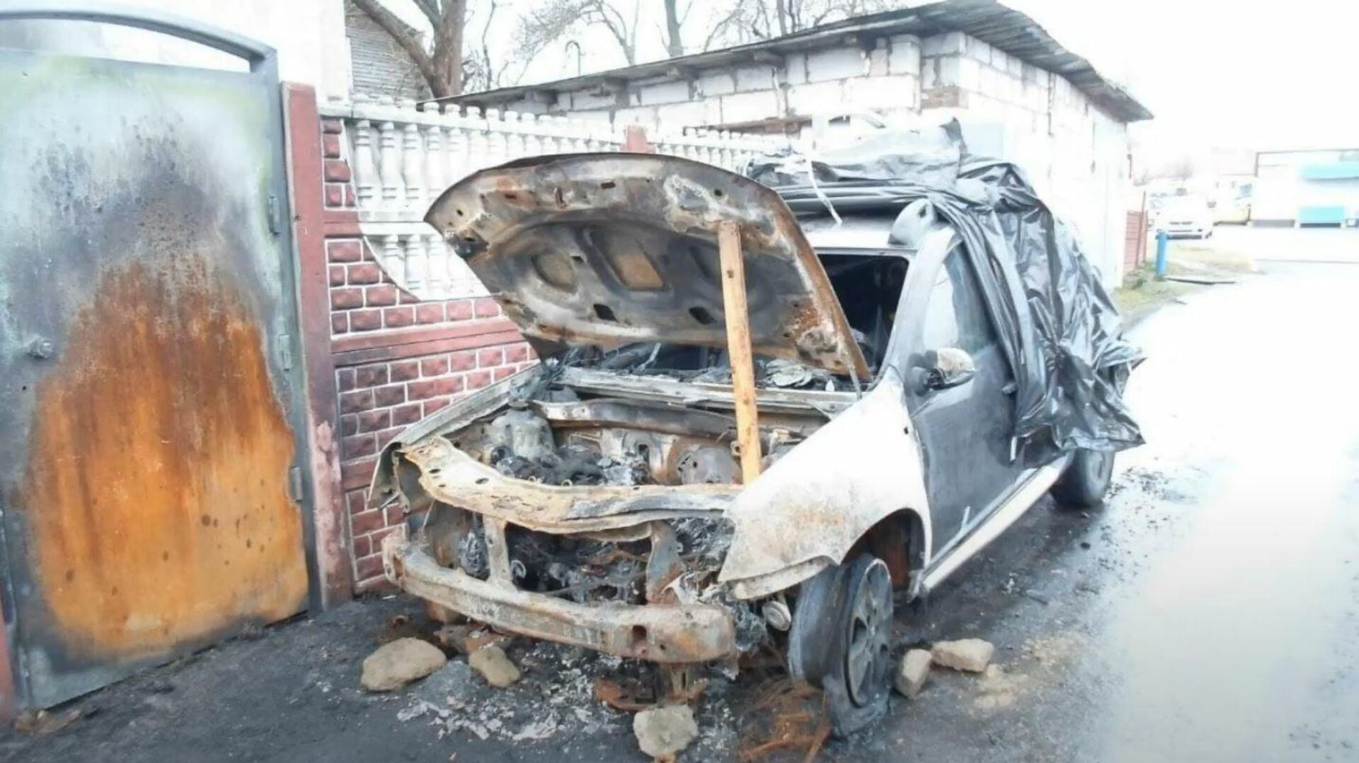 Минчанин обиделся на соседа и сжег его автомобиль - Sputnik Беларусь, 1920, 04.01.2022