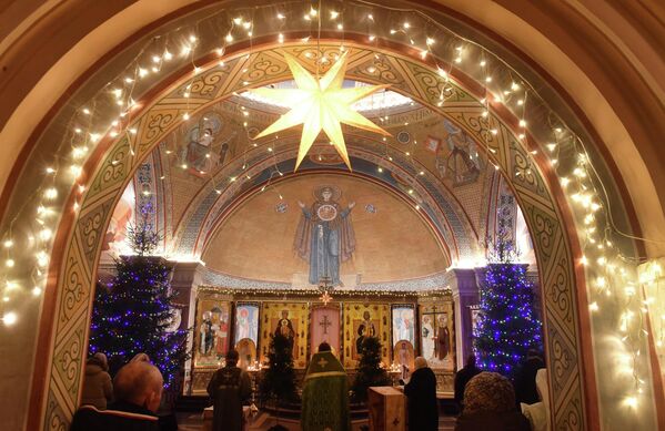 Рождество в храме Свято-Елисаветинского монастыря в Минске - Sputnik Беларусь