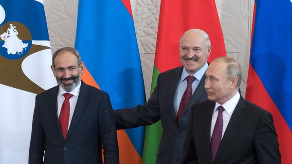 Уладзімір Пуцін, Нікола Пашынян і Аляксандр Лукашэнка - Sputnik Беларусь