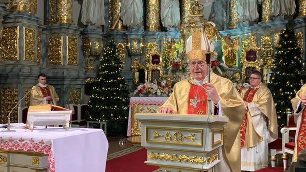 Традиция на Три Короля: католики Гродно поздравили Тадеуша Кондрусевича - Sputnik Беларусь