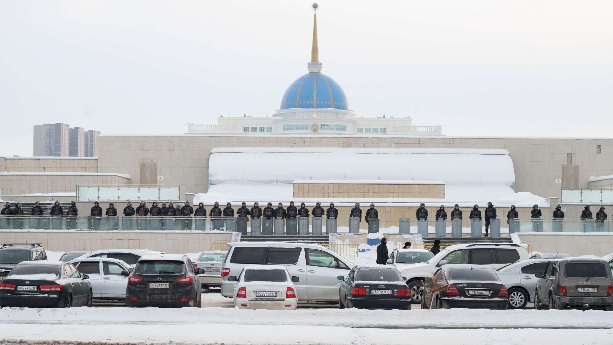китайцы гастарбайтеры. коронавирус в казахстане. статистика коронавируса в казахстане. иностранные рабочие. ситуация по заболеваемости.