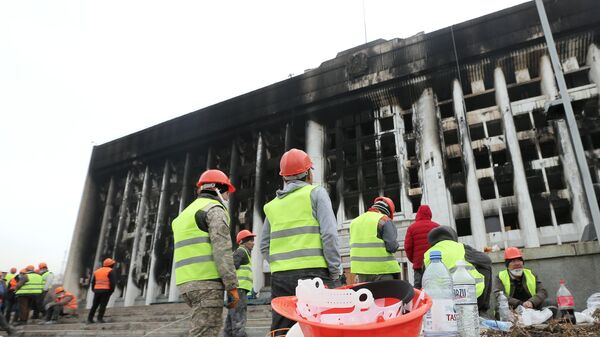 Восстановительные работы после беспорядков в Алматы - Sputnik Беларусь