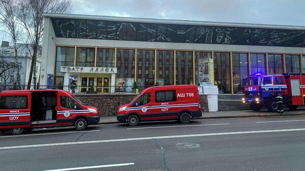 В Минске спасатели выезжали по сообщению о возгорании в Белорусском государственном театре кукол - Sputnik Беларусь