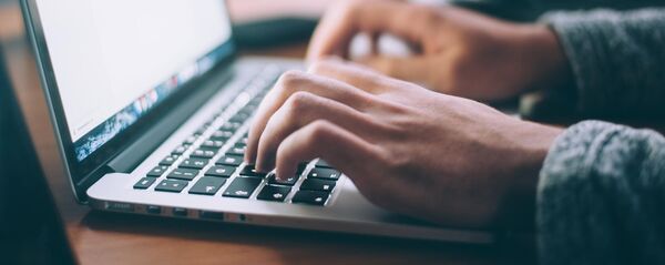 Работа за компьютером, архивное фото - Sputnik Беларусь