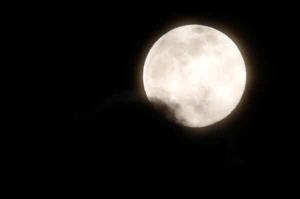 Волчья Луна над Тираной, Албания. - Sputnik Беларусь