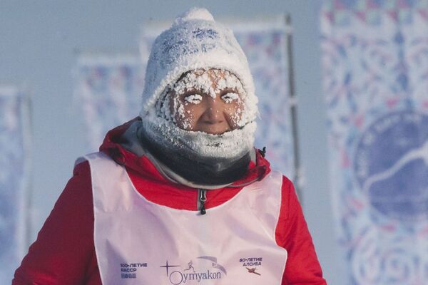 Участник Международного самого холодного в мире марафона в Якутии  - Sputnik Беларусь