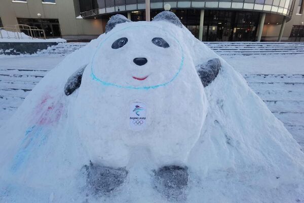 Снежные скульптуры, посвященные Олимпиаде в Пекине, установили в Витебске - Sputnik Беларусь