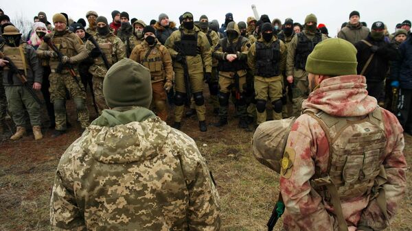 США рассматривают Украину как арену для прокси-войны с Россией - эксперт - Sputnik Беларусь