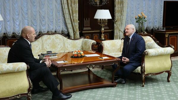 Встреча Александра Лукашенко с известным спортсменом, государственным и политическим деятелем России Александром Карелиным  - Sputnik Беларусь