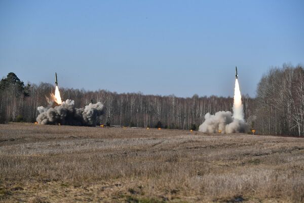Обе ракеты ушли по траектории в заданную точку. - Sputnik Беларусь