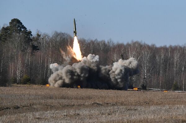 Тактический ракетный комплекс &quot;Точка - У&quot; - с увеличенной дальностью полета ракеты.  - Sputnik Беларусь