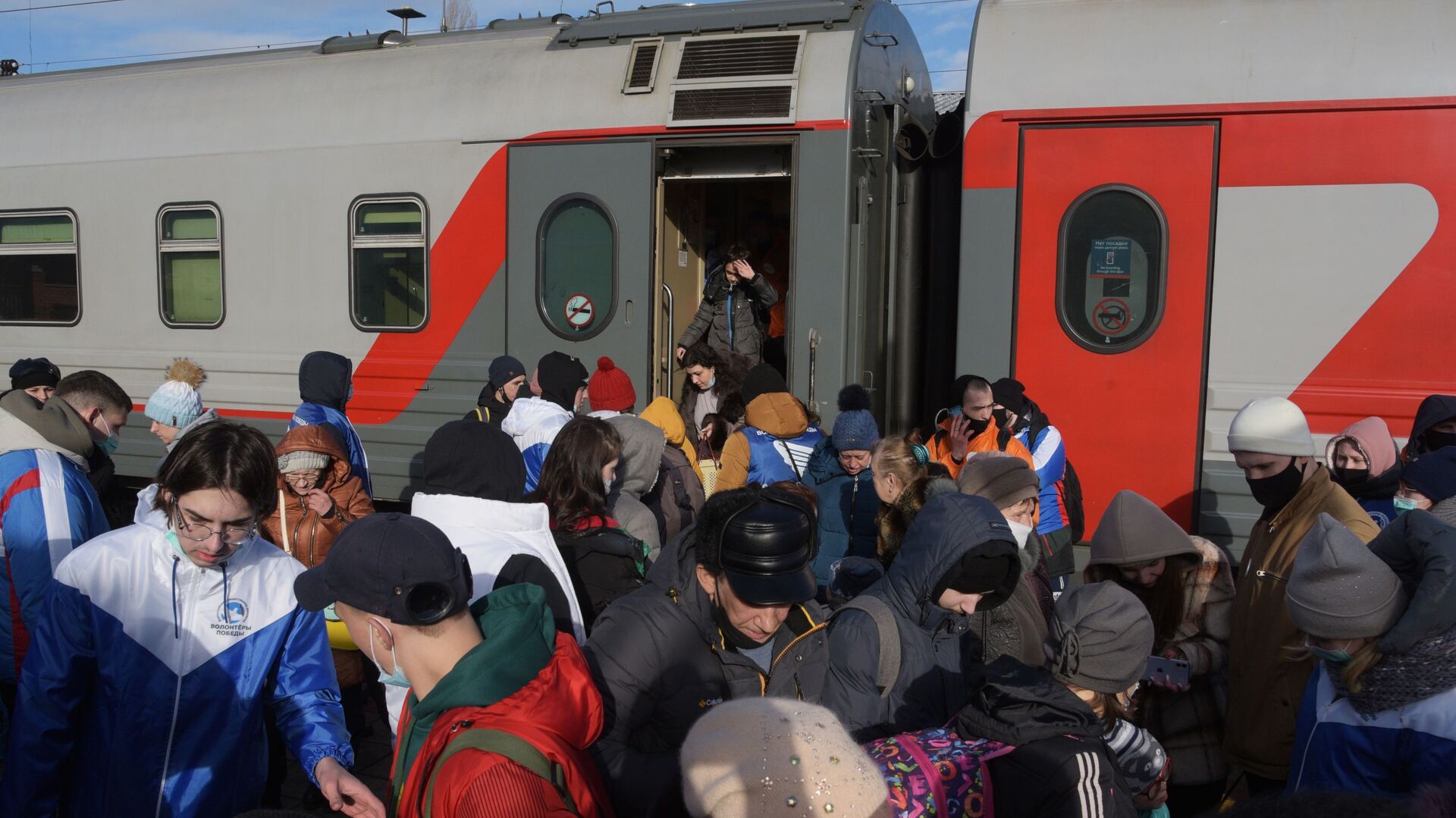 Житель ЛНР о ситуации в республике: танков, как в 2014-м, пока нет -  21.02.2022, Sputnik Беларусь