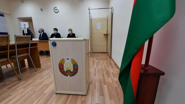 Участок 21 готов для досрочного голосования - Sputnik Беларусь