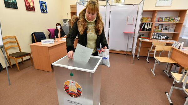 Досрочное голосование, архивное фото - Sputnik Беларусь