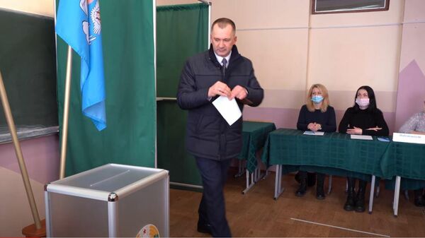 Министр внутренних дел проголосовал и проэкзаменовал подчиненных - Sputnik Беларусь
