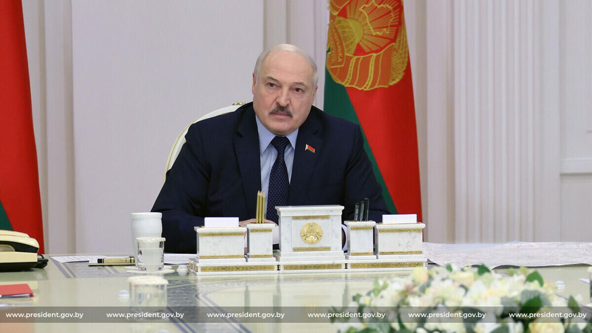 Президент Беларуси Александр Лукашенко 24 февраля провел оперативное совещание с военными - Sputnik Беларусь, 1920, 25.03.2022