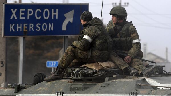 Ситуация на границе Крыма с Украиной: военнослужащие РФ в Армянске - Sputnik Беларусь