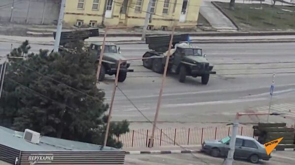 Видеофакт: Грады украинских вооруженных сил на улицах Харькова  - Sputnik Беларусь