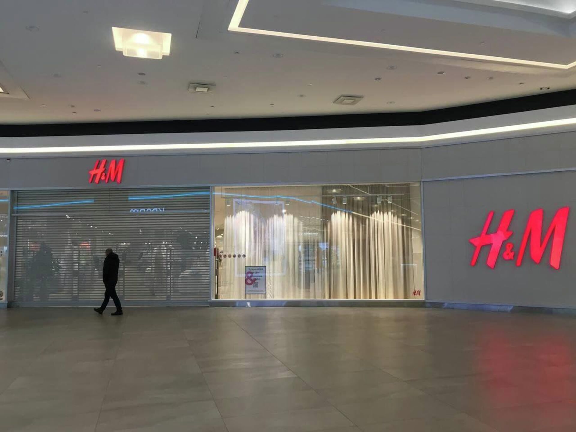 Закрытый магазин H&M в Минске - Sputnik Беларусь, 1920, 03.03.2022