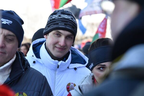 Николай Лукашенко уже не впервые помогает команде победить в биатлонных соревнованиях - Sputnik Беларусь