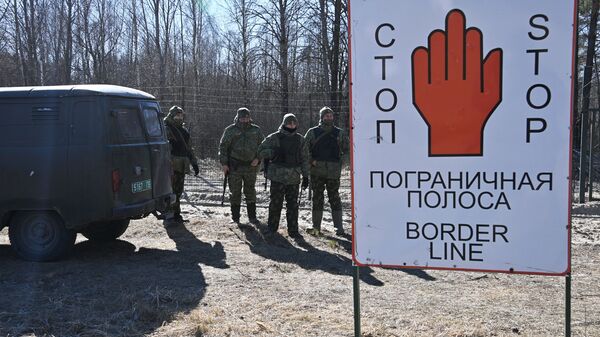 Белорусские пограничники на белорусско-украинской границе в Гомельской области - Sputnik Беларусь