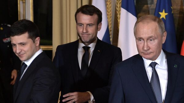 Президент РФ Владимир Путин и президент Франции Эммануэль Макрон и президент Украины Владимир Зеленский (справа налево) - Sputnik Беларусь