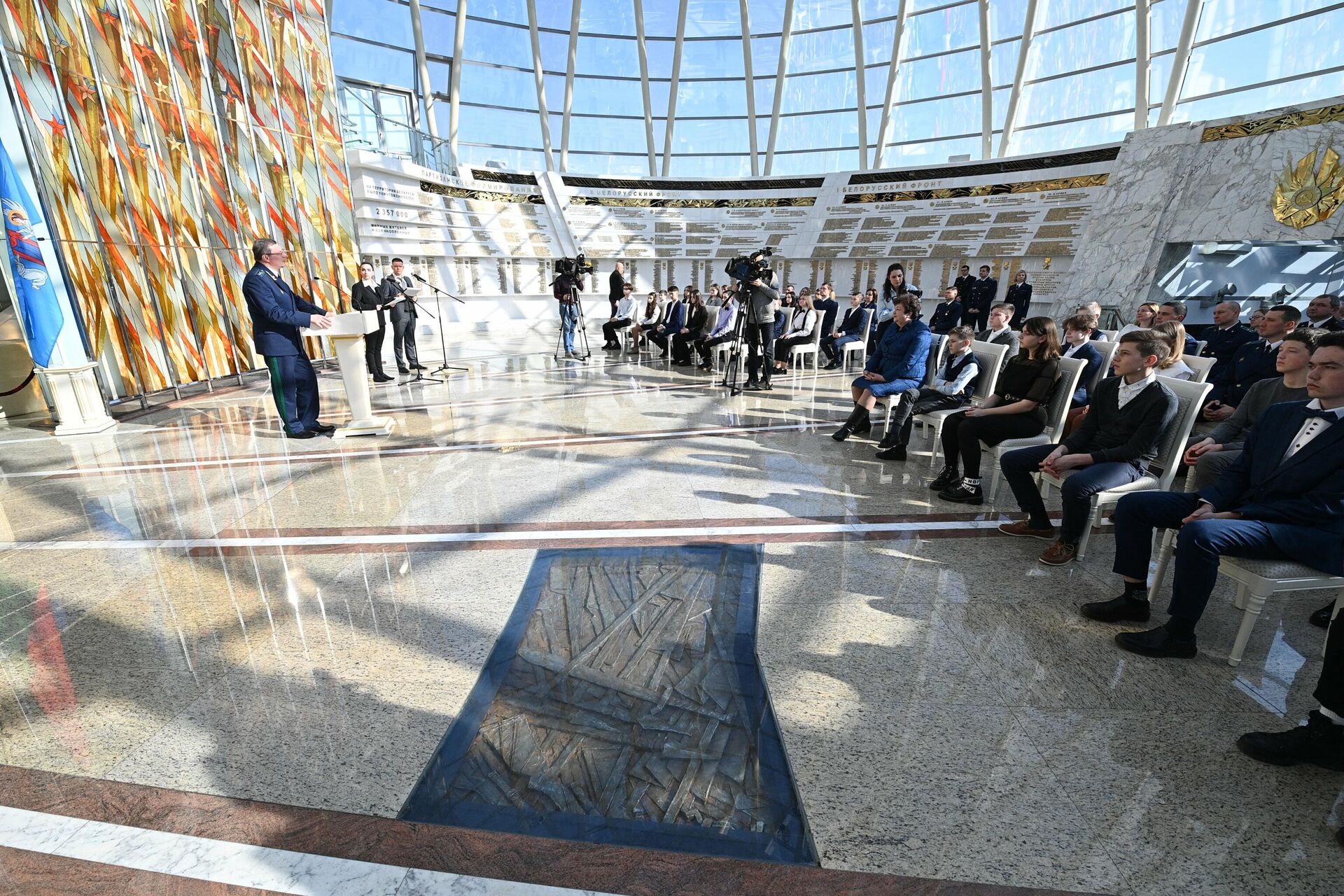 Церемония вручения паспортов прошла в музее истории Великой Отечественной войны - Sputnik Беларусь, 1920, 15.03.2022