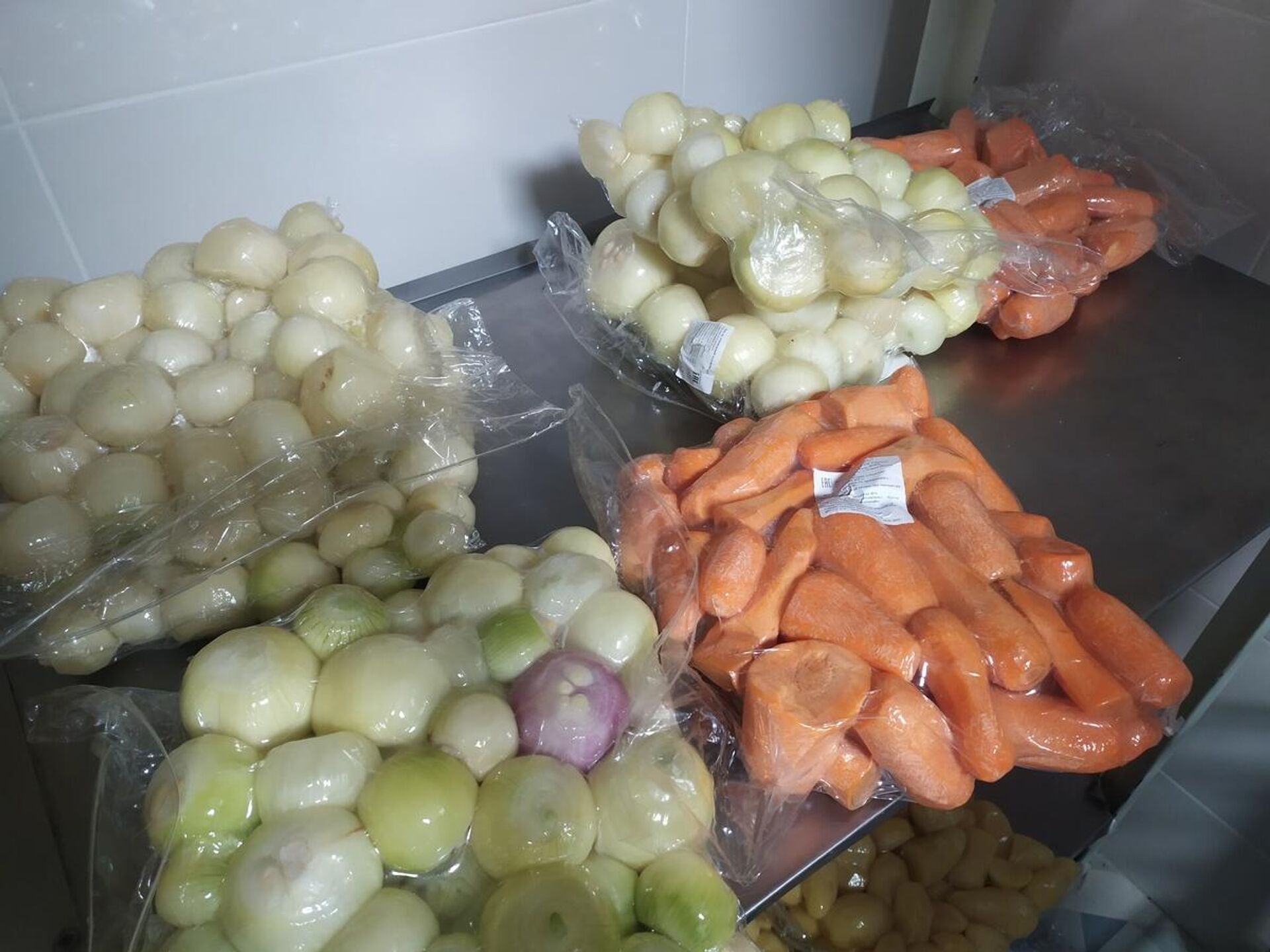 Овощи почищены и хранятся в вакуумной упаковке - Sputnik Беларусь, 1920, 24.03.2022