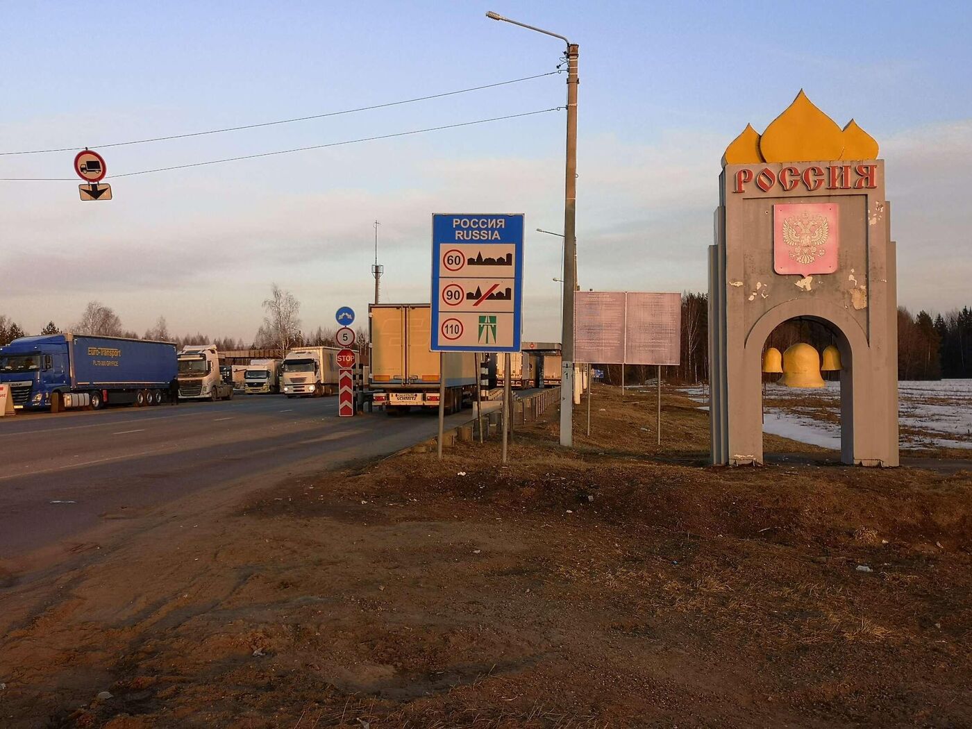 Россияне о том, почему не ездят закупаться в Беларусь: у нас дешевле -  24.03.2022, Sputnik Беларусь