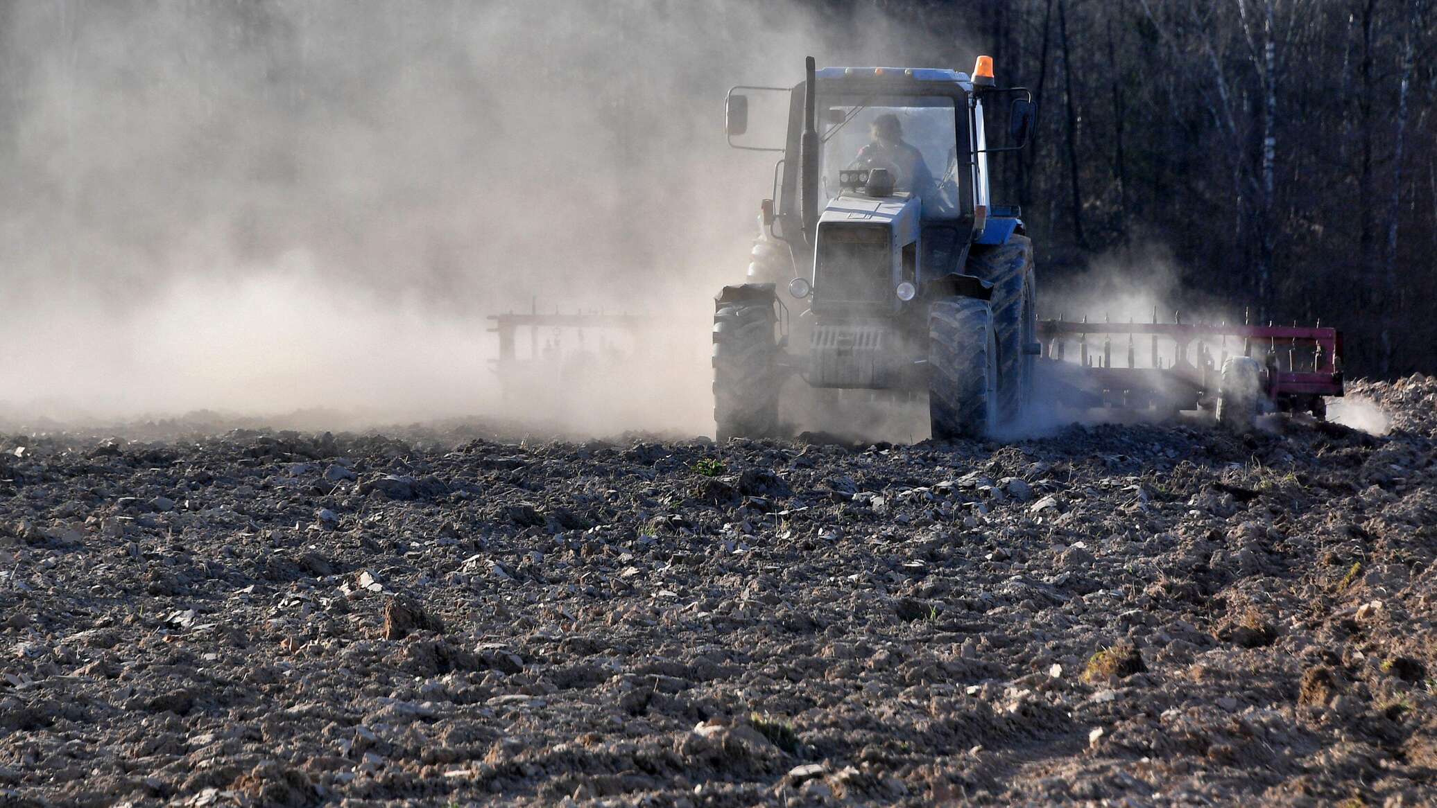 Оршанский Кулибин придумал, как обмануть датчик, и крал солярку - 07.08 ...
