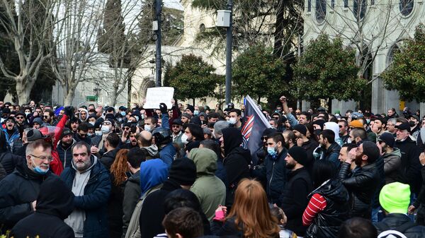 Акция протеста против повышения цен на топливо в столице Грузии 27 марта 2022 - Sputnik Беларусь