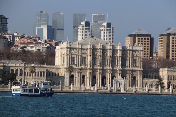 Дворец Долмабахче в Стамбуле - последняя резиденция османских султанов. - Sputnik Беларусь