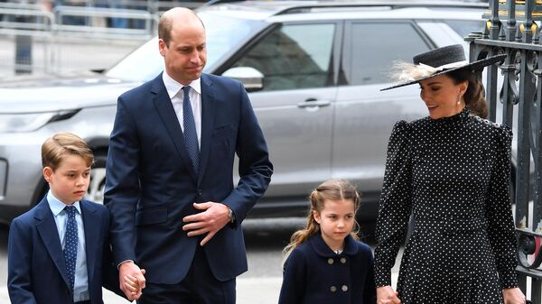 Британский принц Уильям, Кейт, герцогиня Кембриджская и их дети, принцесса Шарлотта и принц Джордж прибыли на службу в честь покойного принца Филиппа, герцога Эдинбургского, в Вестминстерском аббатстве - Sputnik Беларусь