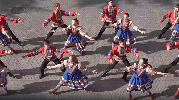 Стартовал молодежный танцевальный флешмоб #МЫВМЕСТЕ - видео - Sputnik Беларусь