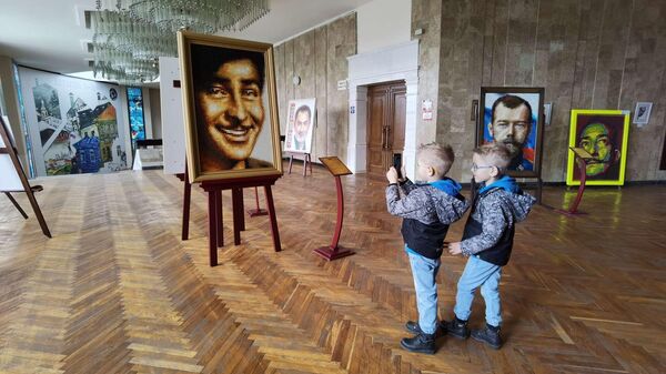 Выставка портретов Вадиса Красовского в Витебске - Sputnik Беларусь