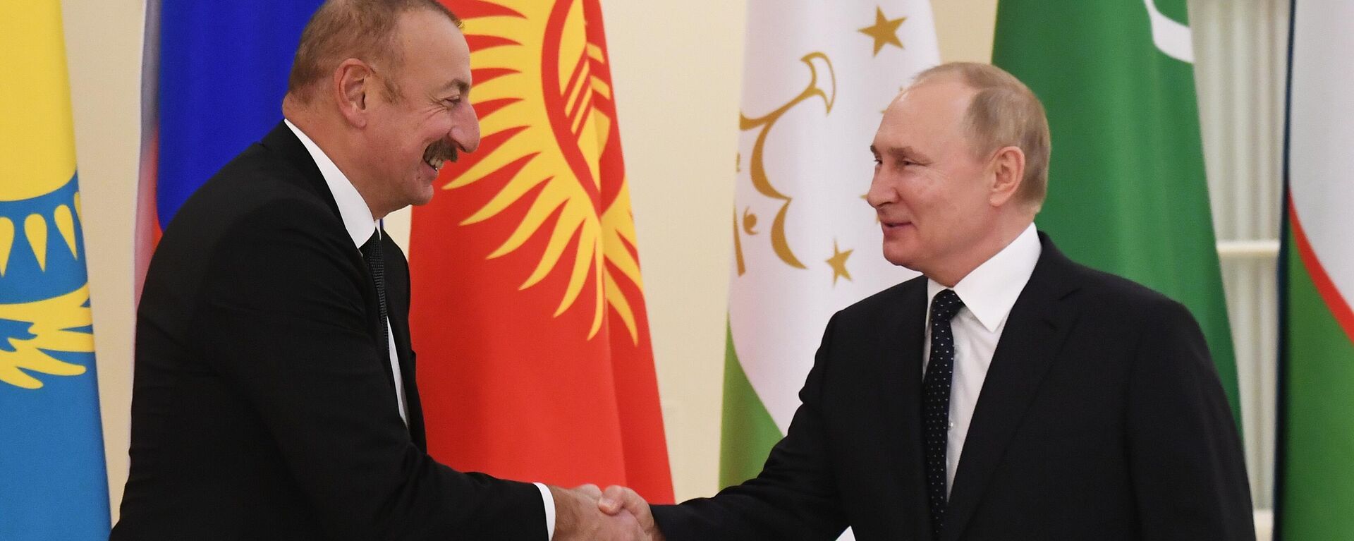 Прэзідэнт РФ Уладзімір Пуцін і прэзідэнт Азербайджана Ільхам Аліеў - Sputnik Беларусь, 1920, 07.10.2025