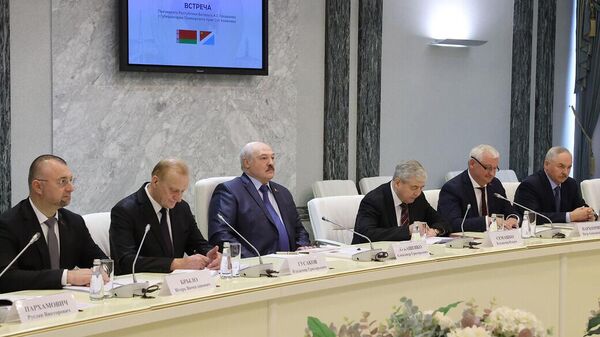 Президент Беларуси Александр Лукашенко 13 апреля во Владивостоке  - Sputnik Беларусь